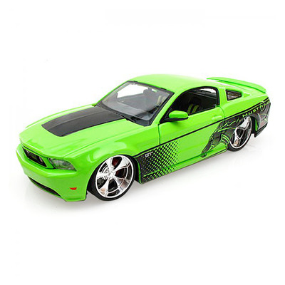 Ford Mustang GT 2011 года зелёный-тюнинг (1:24) автомодель