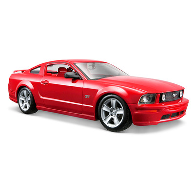 Ford Mustang GT Coupe 2005 года (1:24) масштабная модель